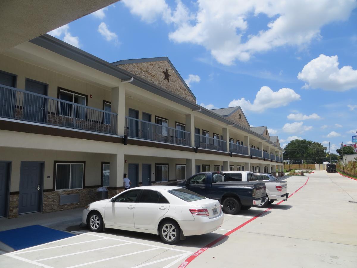 Americas Inn & Suites Iah North Humble Exterior foto