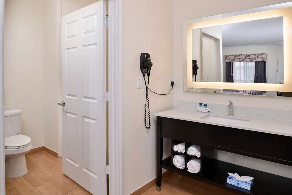 Americas Inn & Suites Iah North Humble Quarto foto